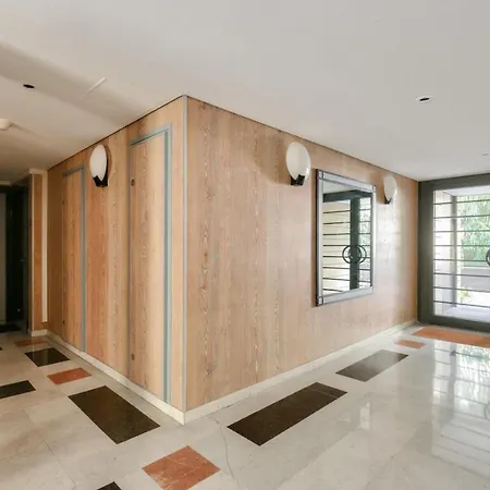 Spacious And Bright - 14